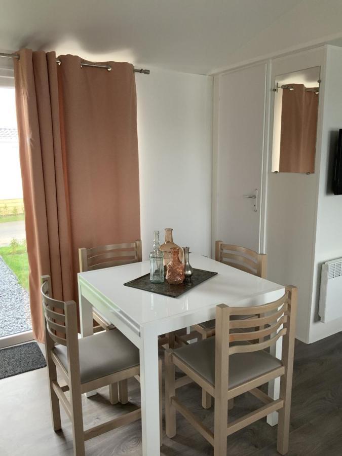 Chalet Zonnig Zeeland Hotell Oostkapelle Exteriör bild