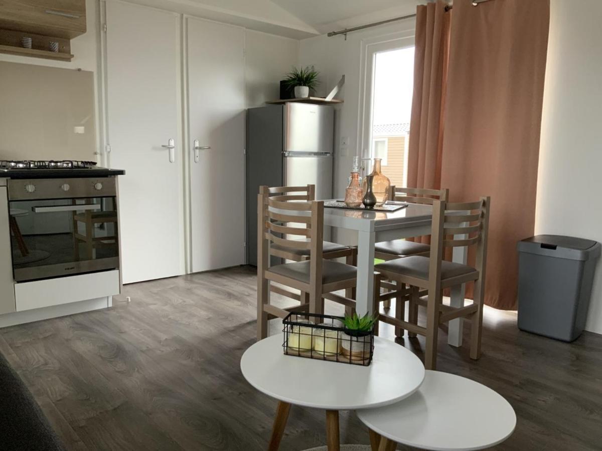 Chalet Zonnig Zeeland Hotell Oostkapelle Exteriör bild