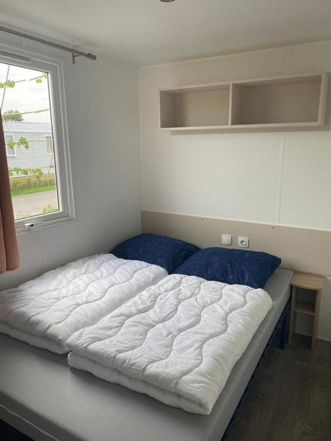 Chalet Zonnig Zeeland Hotell Oostkapelle Exteriör bild